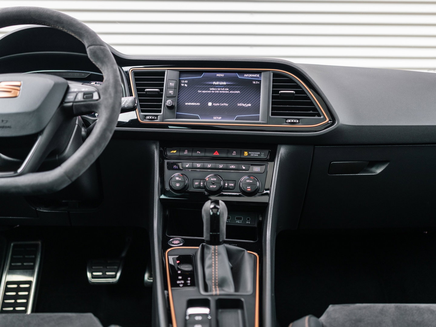 SEAT Leon ST 2.0 TSI CUPRA R 4DRIVE BLACKNESS GREY CARBON