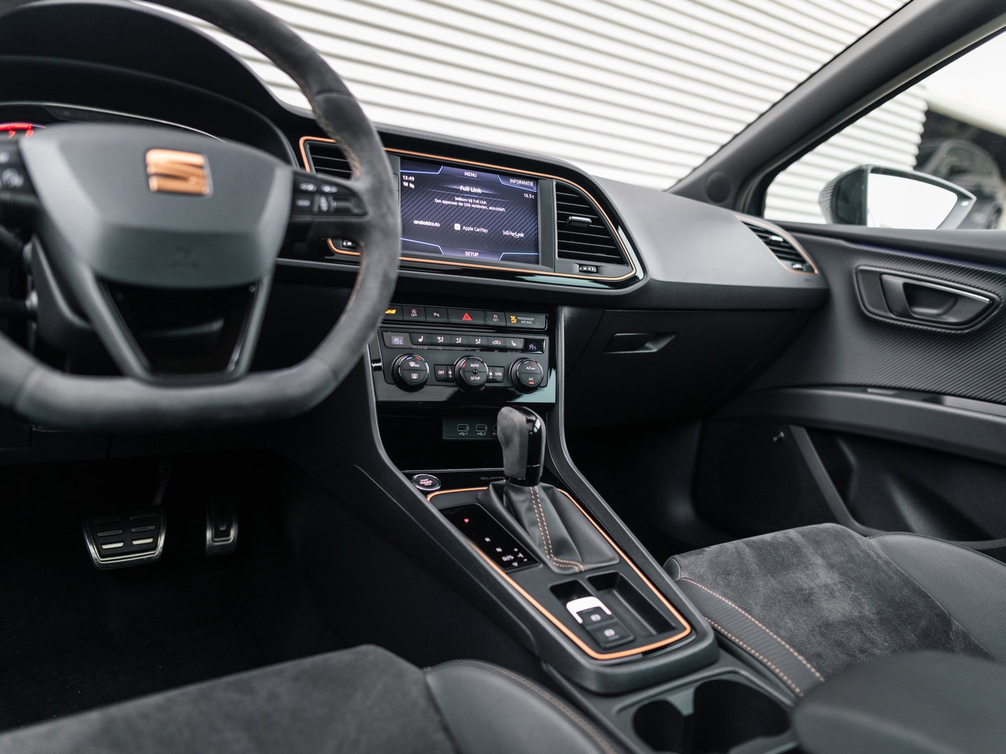 SEAT Leon ST 2.0 TSI CUPRA R 4DRIVE BLACKNESS GREY CARBON