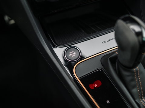 SEAT Leon ST 2.0 TSI CUPRA R 4DRIVE BLACKNESS GREY CARBON