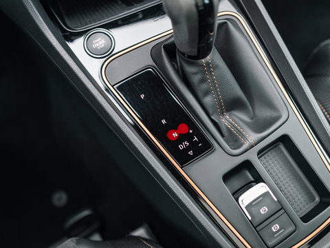 SEAT Leon ST 2.0 TSI CUPRA R 4DRIVE BLACKNESS GREY CARBON