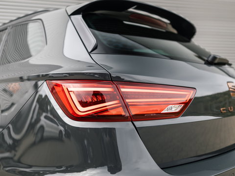 SEAT Leon ST 2.0 TSI CUPRA R 4DRIVE BLACKNESS GREY CARBON