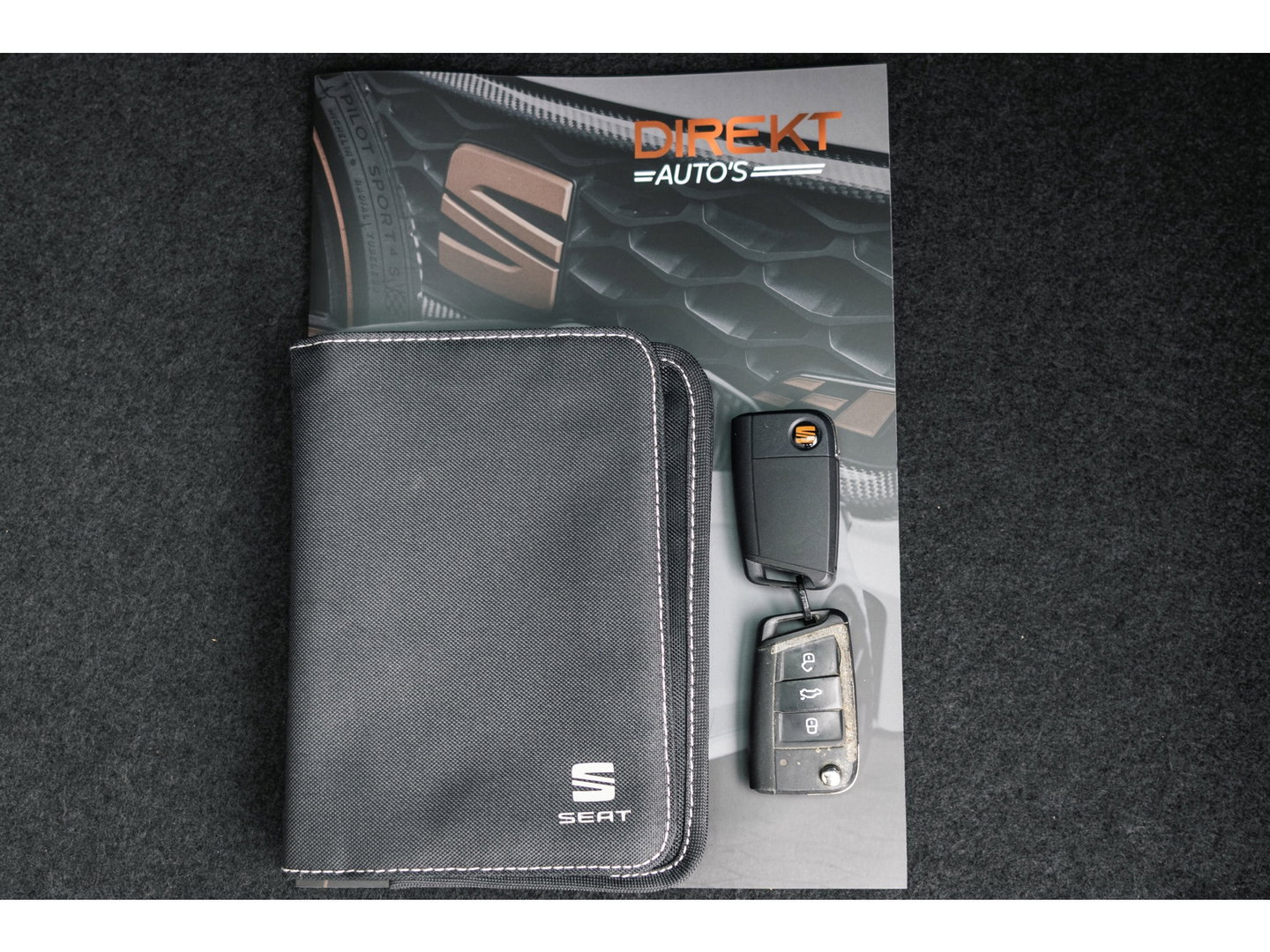 SEAT Leon ST 2.0 TSI CUPRA R 4DRIVE BLACKNESS GREY CARBON