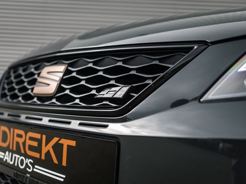 SEAT Leon ST 2.0 TSI CUPRA R 4DRIVE BLACKNESS GREY CARBON