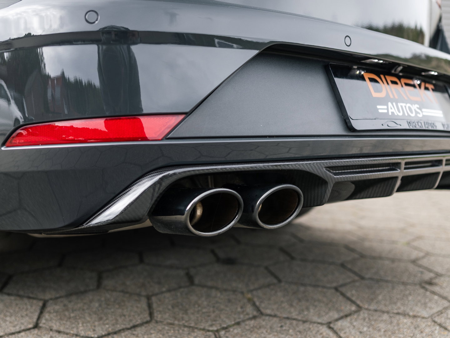 SEAT Leon ST 2.0 TSI CUPRA R 4DRIVE BLACKNESS GREY CARBON