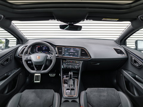 SEAT Leon ST 2.0 TSI CUPRA R 4DRIVE BLACKNESS GREY CARBON
