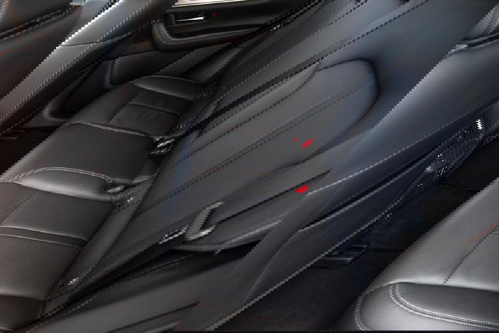 Mazda CX-60 2.5 e-SkyActiv PHEV Homura 360 CAMERA / STOELVERWARMING + KOELING / CARPLAY / ADAPTIVE CRUISE