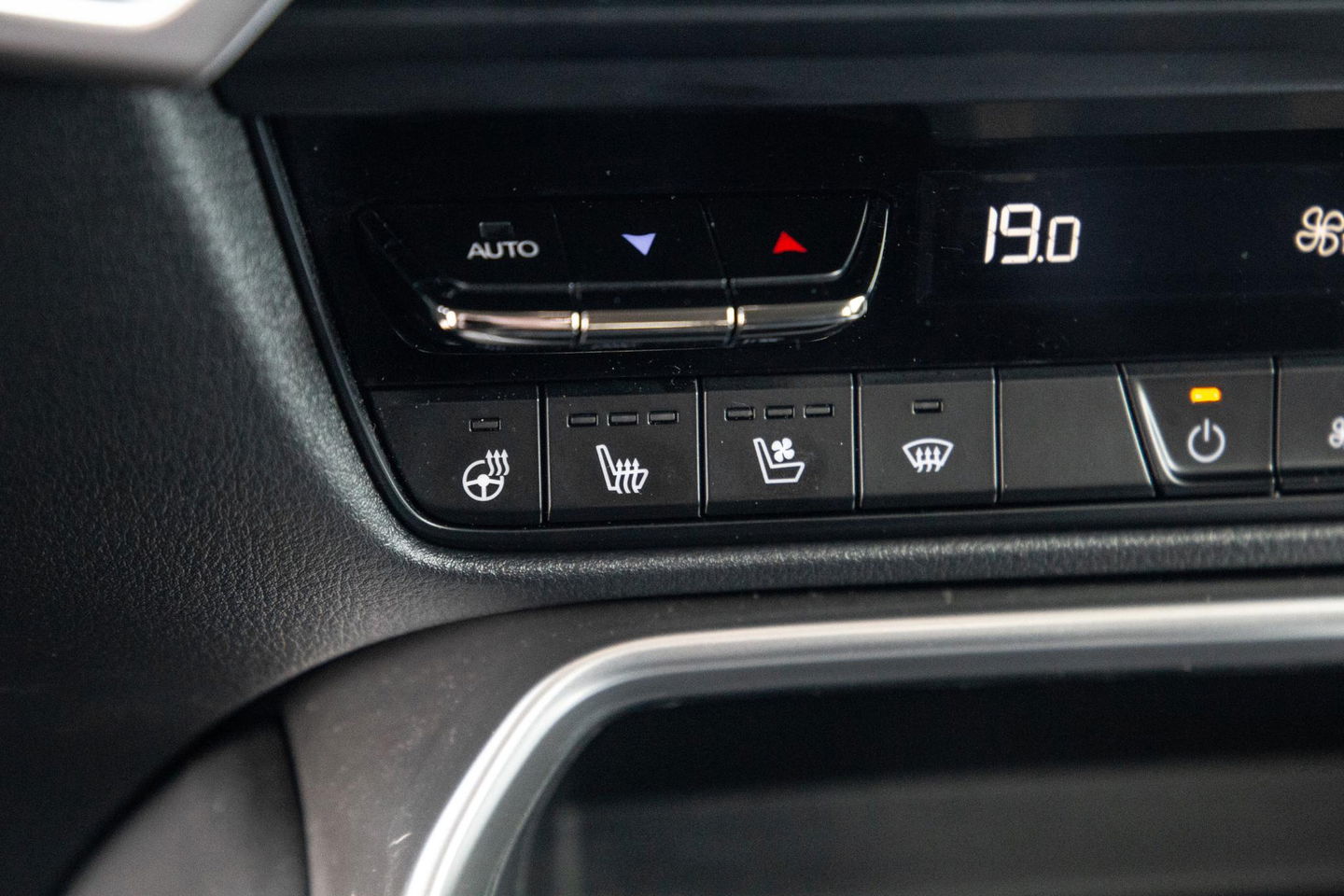 Mazda CX-60 2.5 e-SkyActiv PHEV Homura 360 CAMERA / STOELVERWARMING + KOELING / CARPLAY / ADAPTIVE CRUISE