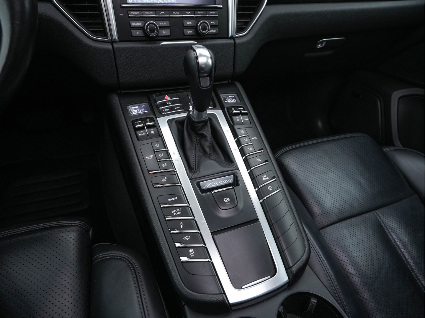 Porsche Macan 3.0 S Aut. *PANO | LEATHER | XENON | SPORT-CHRONO-PACK | MEMORY-PACK | BOSE-SOUND | AIR-SUSPENSION | HEATED-COMFORTSEATS | CAMERA | NAVI-FULLMAP | PRIVACY-GLASS | SHIFT-PADDLES | 21''ALU*