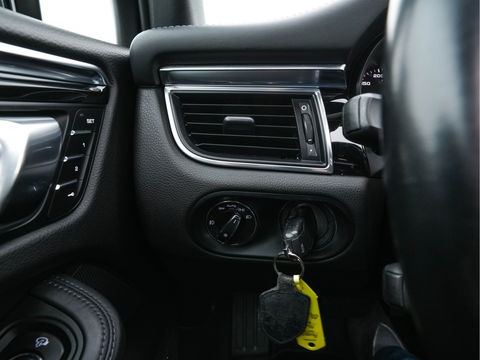 Porsche Macan 3.0 S Aut. *PANO | LEATHER | XENON | SPORT-CHRONO-PACK | MEMORY-PACK | BOSE-SOUND | AIR-SUSPENSION | HEATED-COMFORTSEATS | CAMERA | NAVI-FULLMAP | PRIVACY-GLASS | SHIFT-PADDLES | 21''ALU*