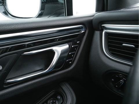 Porsche Macan 3.0 S Aut. *PANO | LEATHER | XENON | SPORT-CHRONO-PACK | MEMORY-PACK | BOSE-SOUND | AIR-SUSPENSION | HEATED-COMFORTSEATS | CAMERA | NAVI-FULLMAP | PRIVACY-GLASS | SHIFT-PADDLES | 21''ALU*