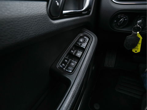 Porsche Macan 3.0 S Aut. *PANO | LEATHER | XENON | SPORT-CHRONO-PACK | MEMORY-PACK | BOSE-SOUND | AIR-SUSPENSION | HEATED-COMFORTSEATS | CAMERA | NAVI-FULLMAP | PRIVACY-GLASS | SHIFT-PADDLES | 21''ALU*