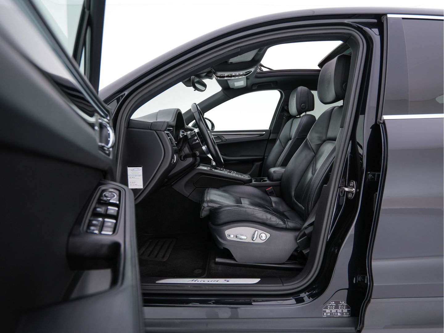 Porsche Macan 3.0 S Aut. *PANO | LEATHER | XENON | SPORT-CHRONO-PACK | MEMORY-PACK | BOSE-SOUND | AIR-SUSPENSION | HEATED-COMFORTSEATS | CAMERA | NAVI-FULLMAP | PRIVACY-GLASS | SHIFT-PADDLES | 21''ALU*