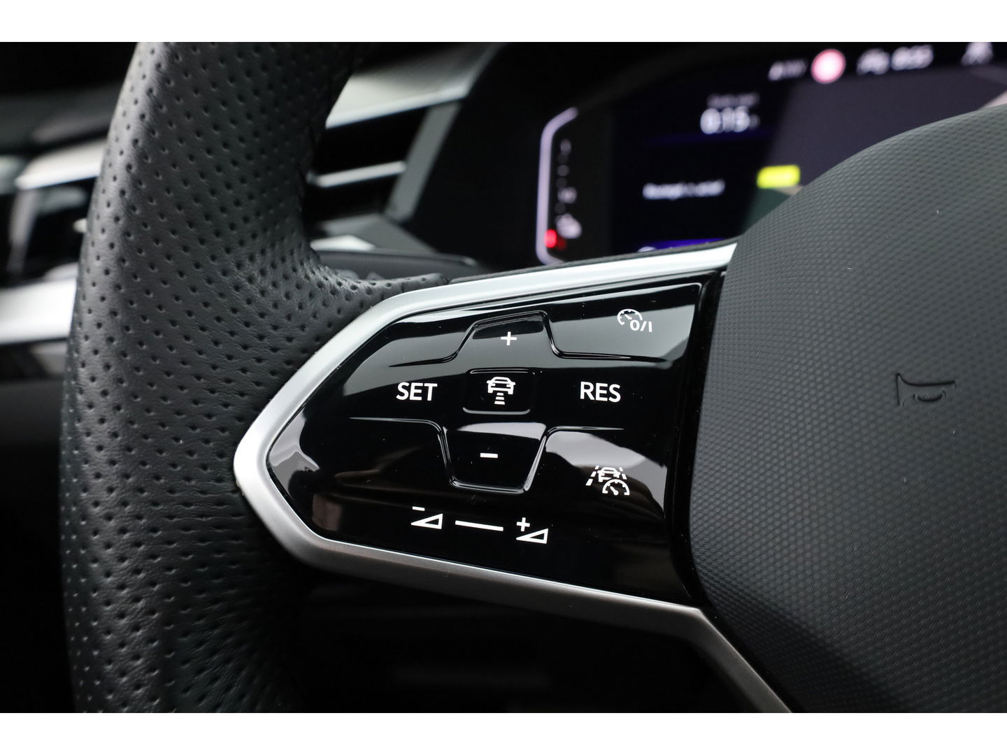 Volkswagen Arteon 1.4 TSI eHybrid R-Line Business | SOH 94.3% | Pano | Elek. Trekhaak | Memory | 360cam | Stoel- Stuurverw. | CarPlay