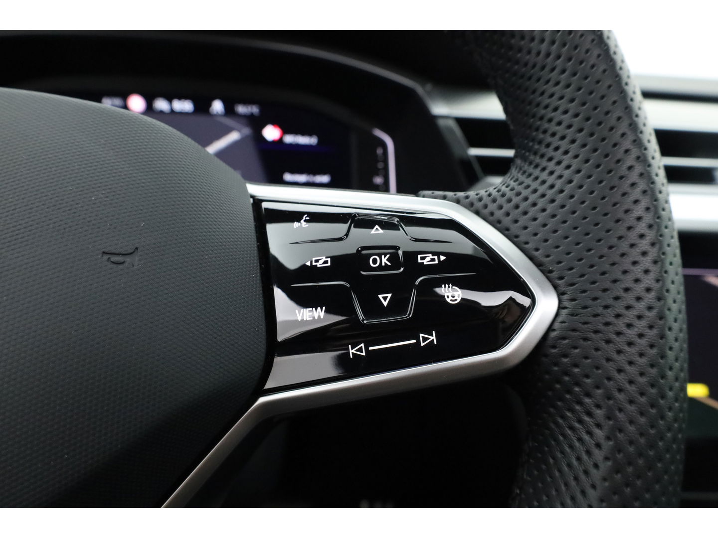 Volkswagen Arteon 1.4 TSI eHybrid R-Line Business | SOH 94.3% | Pano | Elek. Trekhaak | Memory | 360cam | Stoel- Stuurverw. | CarPlay