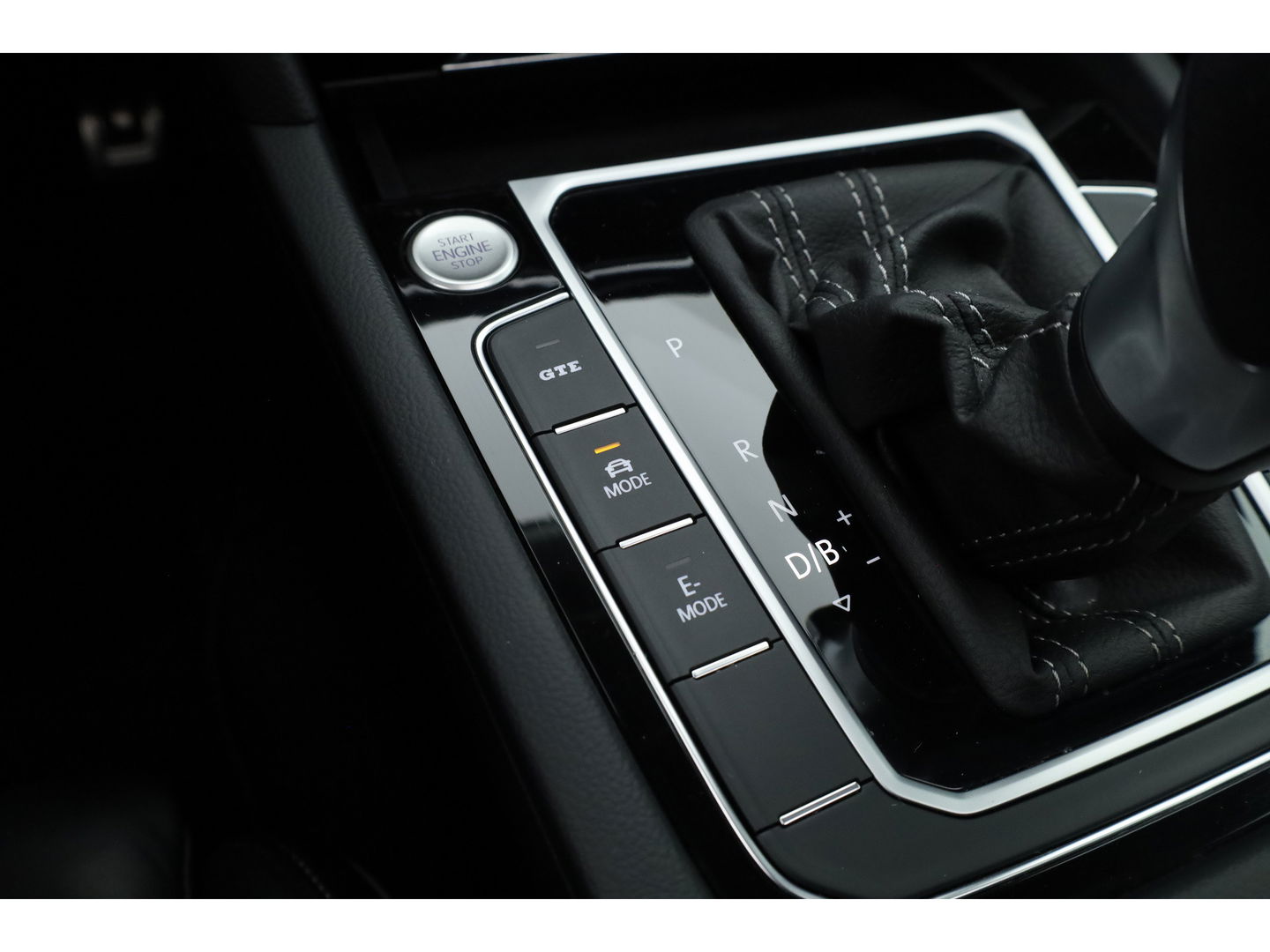 Volkswagen Arteon 1.4 TSI eHybrid R-Line Business | SOH 94.3% | Pano | Elek. Trekhaak | Memory | 360cam | Stoel- Stuurverw. | CarPlay