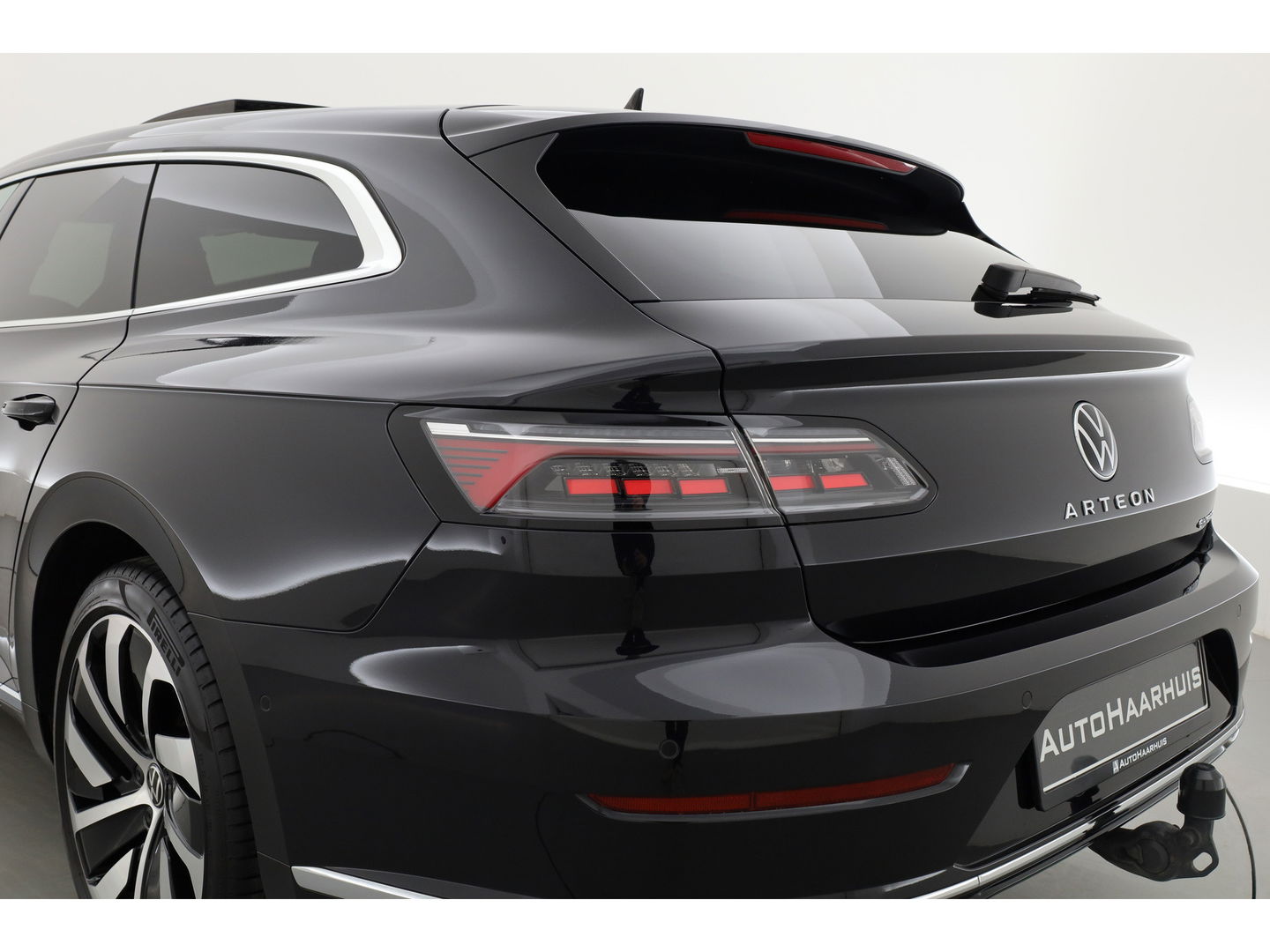 Volkswagen Arteon 1.4 TSI eHybrid R-Line Business | SOH 94.3% | Pano | Elek. Trekhaak | Memory | 360cam | Stoel- Stuurverw. | CarPlay