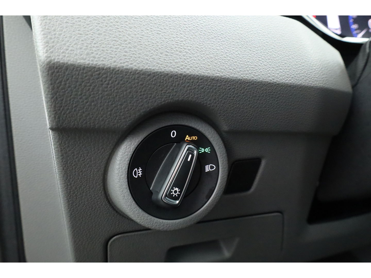 Volkswagen Transporter 2.0 TDI L2H1 32 DC Comfortline | Trekhaak | Adapt. Cruise | Camera | Apple CarPlay & Android auto | Leder | DAB