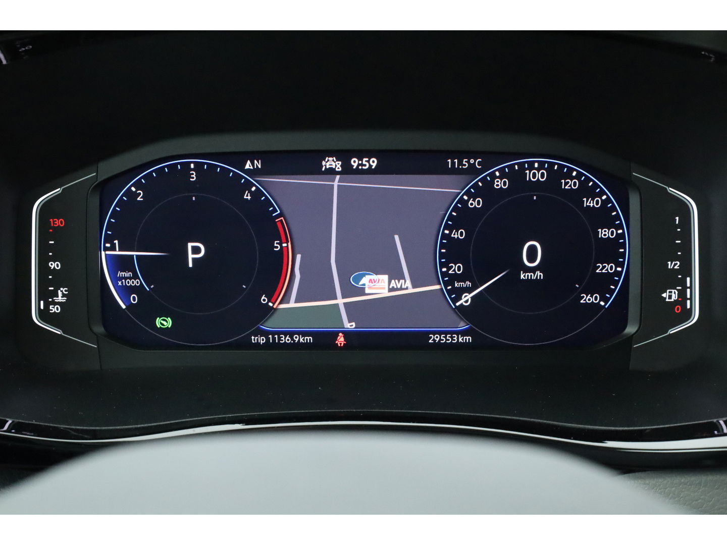 Volkswagen Transporter 2.0 TDI L2H1 32 DC Comfortline | Trekhaak | Adapt. Cruise | Camera | Apple CarPlay & Android auto | Leder | DAB