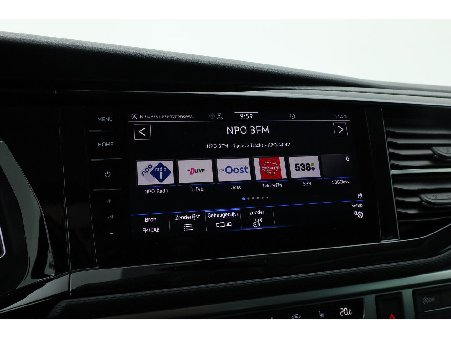 Volkswagen Transporter 2.0 TDI L2H1 32 DC Comfortline | Trekhaak | Adapt. Cruise | Camera | Apple CarPlay & Android auto | Leder | DAB