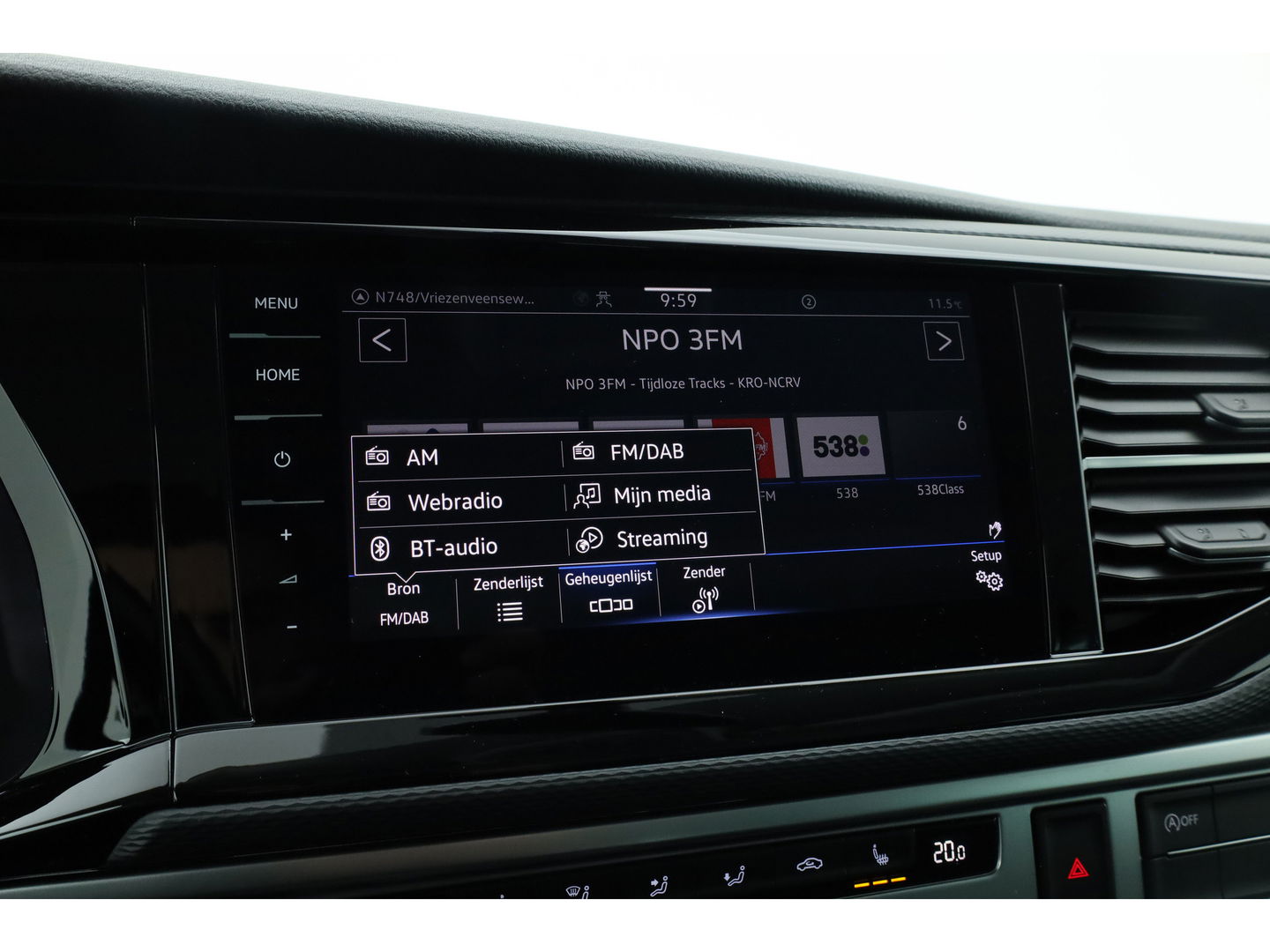 Volkswagen Transporter 2.0 TDI L2H1 32 DC Comfortline | Trekhaak | Adapt. Cruise | Camera | Apple CarPlay & Android auto | Leder | DAB