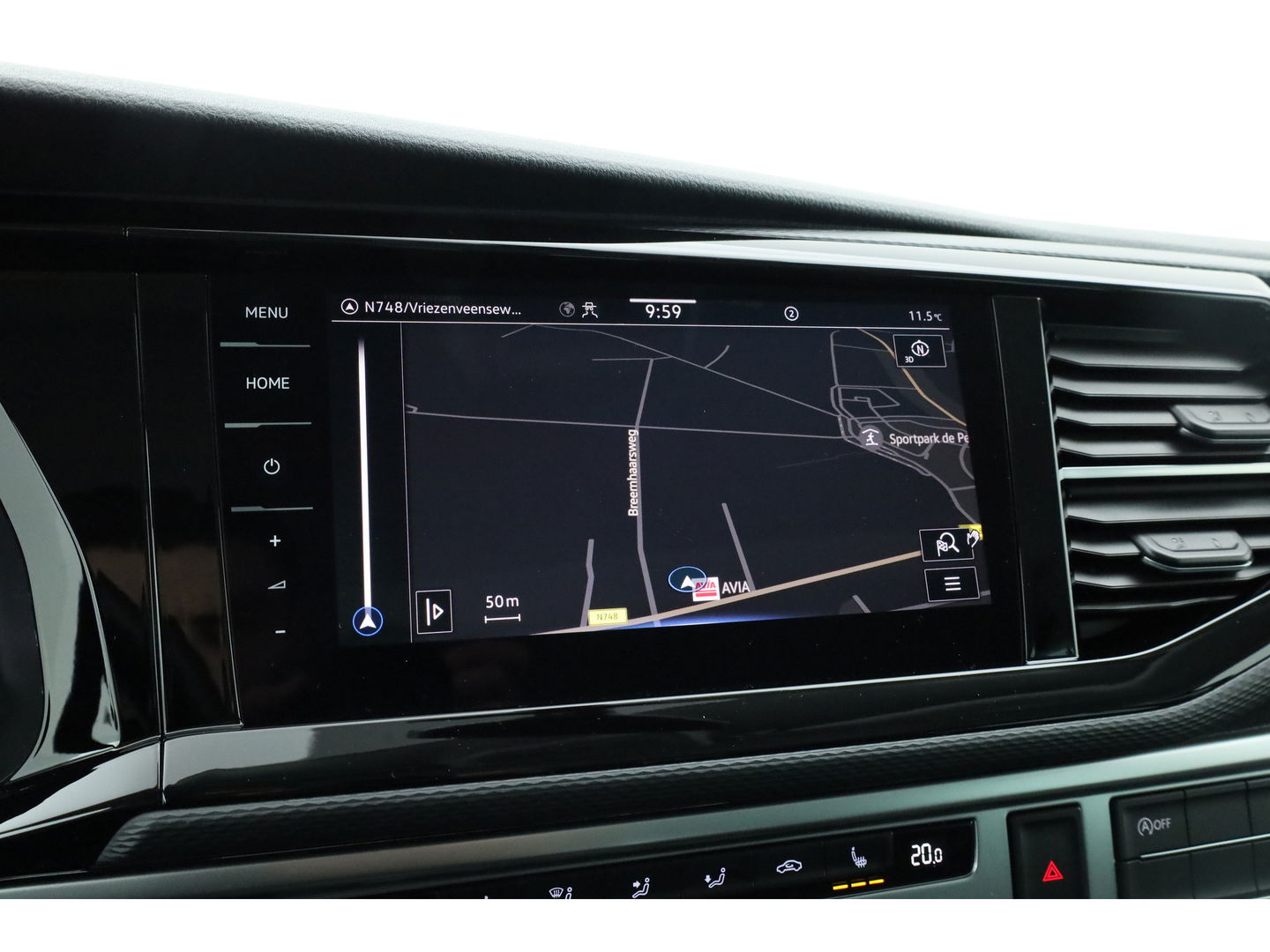 Volkswagen Transporter 2.0 TDI L2H1 32 DC Comfortline | Trekhaak | Adapt. Cruise | Camera | Apple CarPlay & Android auto | Leder | DAB