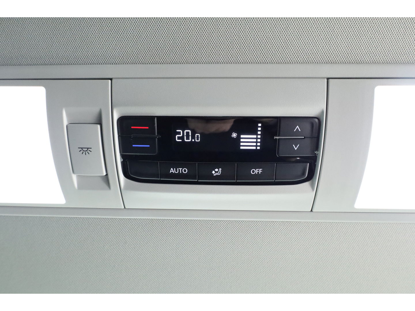 Volkswagen Transporter 2.0 TDI L2H1 32 DC Comfortline | Trekhaak | Adapt. Cruise | Camera | Apple CarPlay & Android auto | Leder | DAB