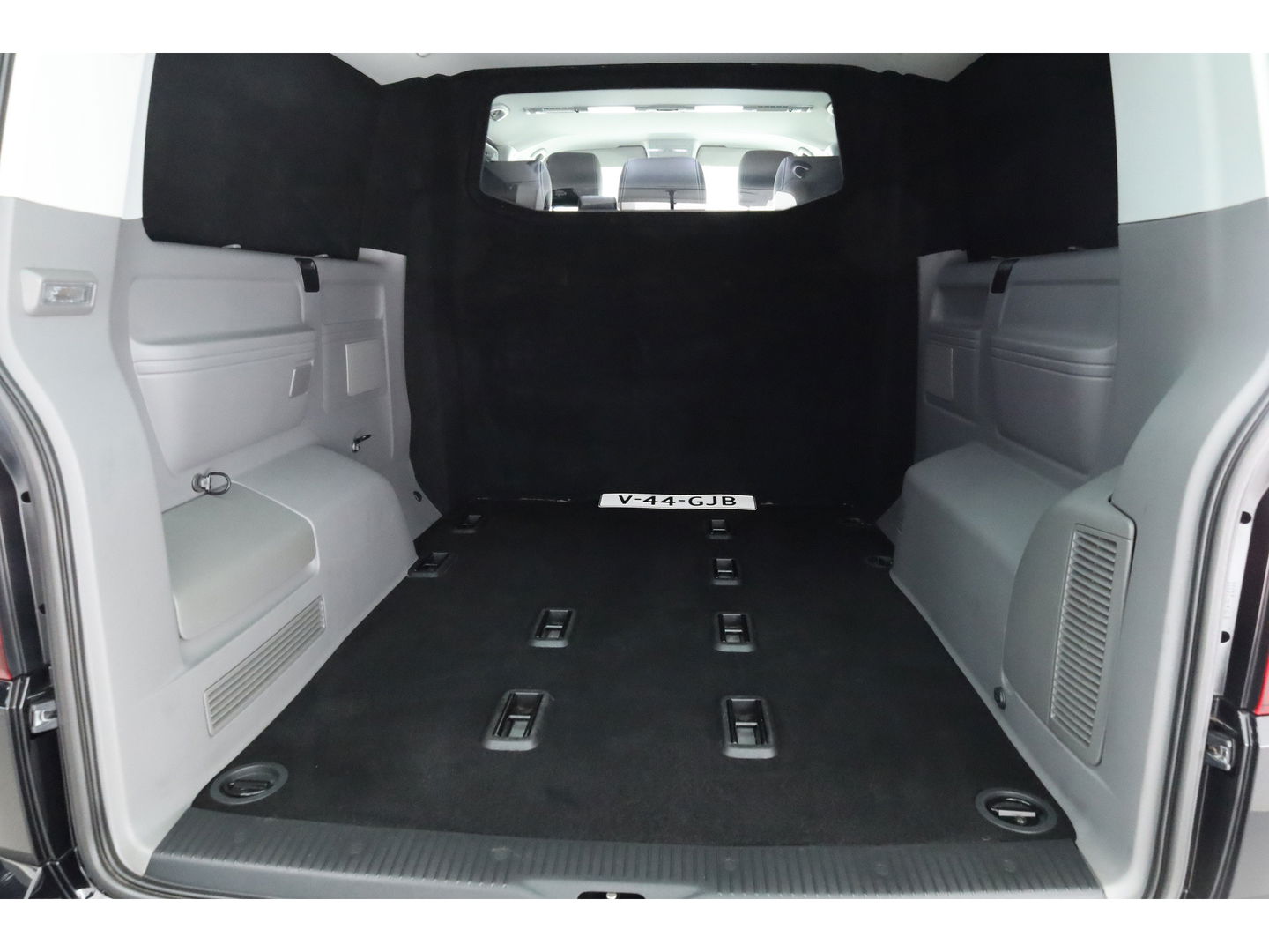 Volkswagen Transporter 2.0 TDI L2H1 32 DC Comfortline | Trekhaak | Adapt. Cruise | Camera | Apple CarPlay & Android auto | Leder | DAB