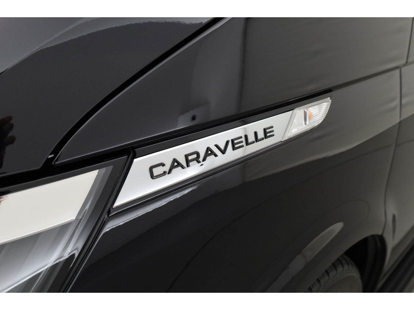 Volkswagen Transporter 2.0 TDI L2H1 32 DC Comfortline | Trekhaak | Adapt. Cruise | Camera | Apple CarPlay & Android auto | Leder | DAB