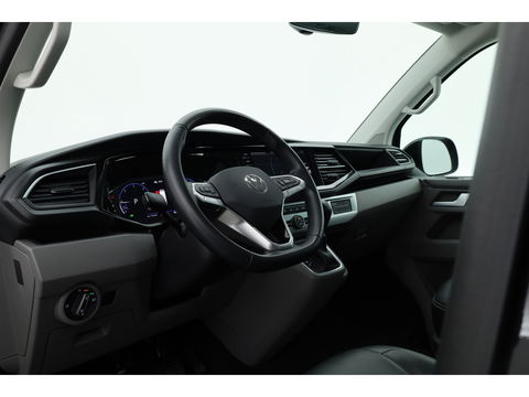 Volkswagen Transporter 2.0 TDI L2H1 32 DC Comfortline | Trekhaak | Adapt. Cruise | Camera | Apple CarPlay & Android auto | Leder | DAB