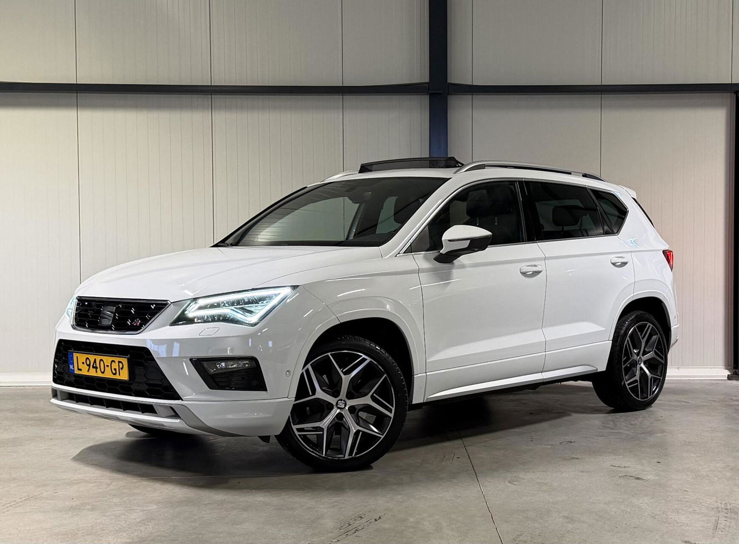 SEAT Ateca 1.5 TSI FR 150PK Pano Virtual Leer Trekhaak Sfeer