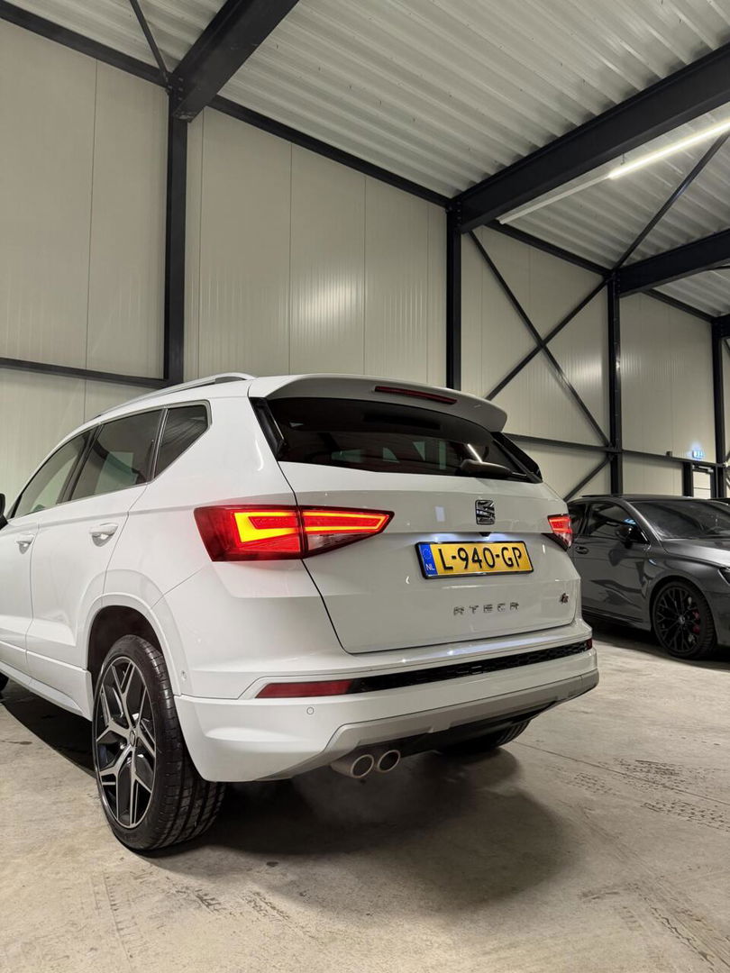 SEAT Ateca 1.5 TSI FR 150PK Pano Virtual Leer Trekhaak Sfeer