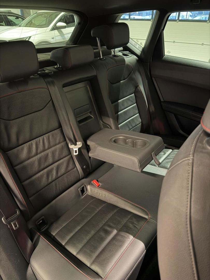 SEAT Ateca 1.5 TSI FR 150PK Pano Virtual Leer Trekhaak Sfeer