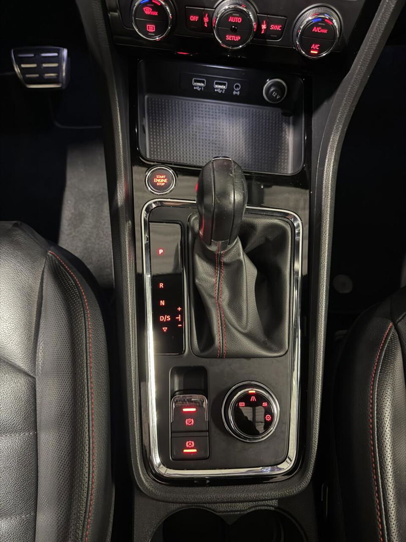 SEAT Ateca 1.5 TSI FR 150PK Pano Virtual Leer Trekhaak Sfeer