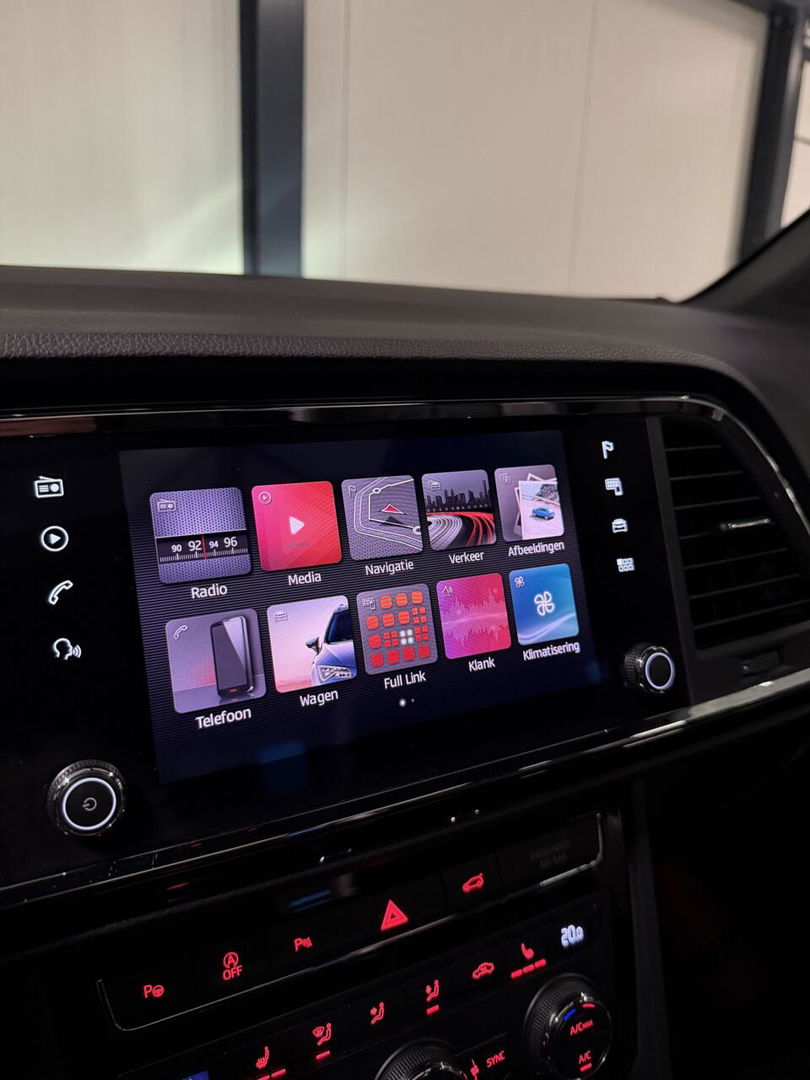 SEAT Ateca 1.5 TSI FR 150PK Pano Virtual Leer Trekhaak Sfeer