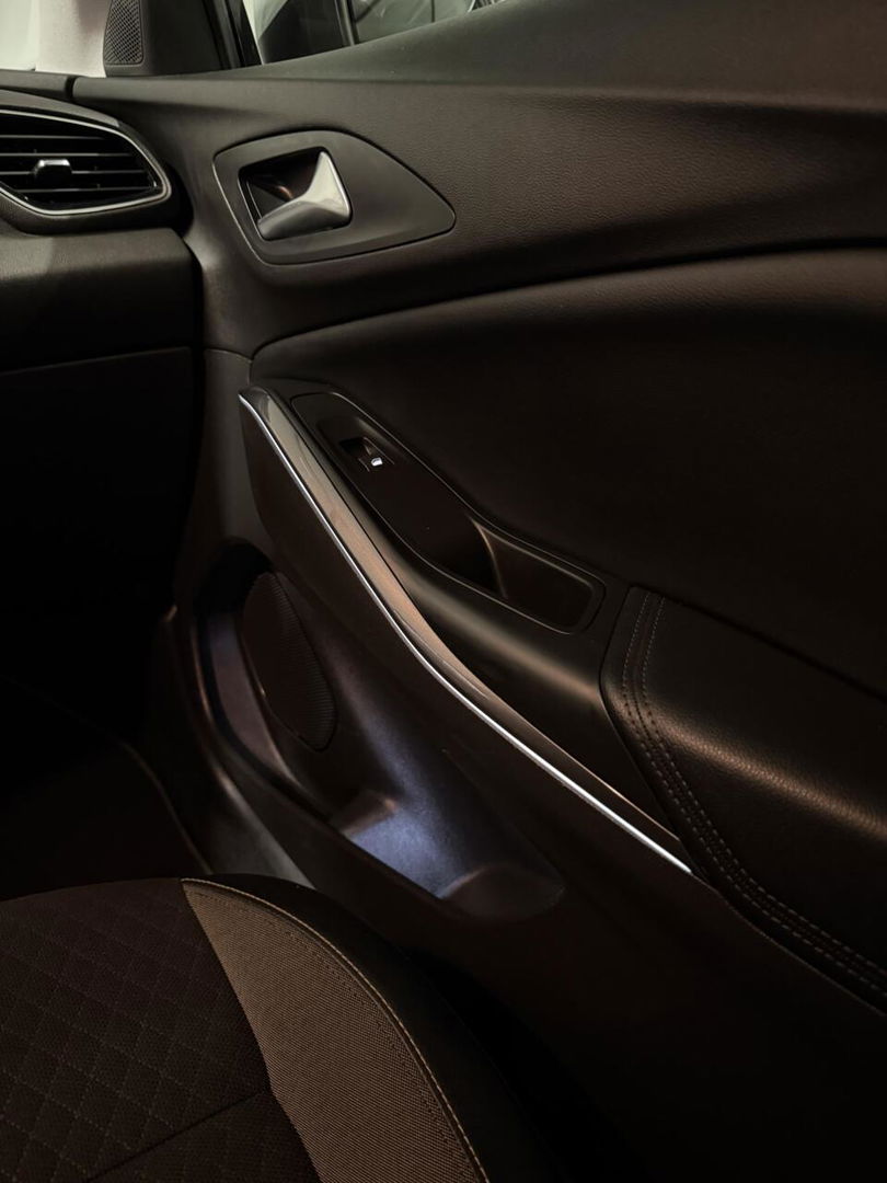 Opel Grandland X 1.6 Turbo Hybrid Elegance Carplay Camera