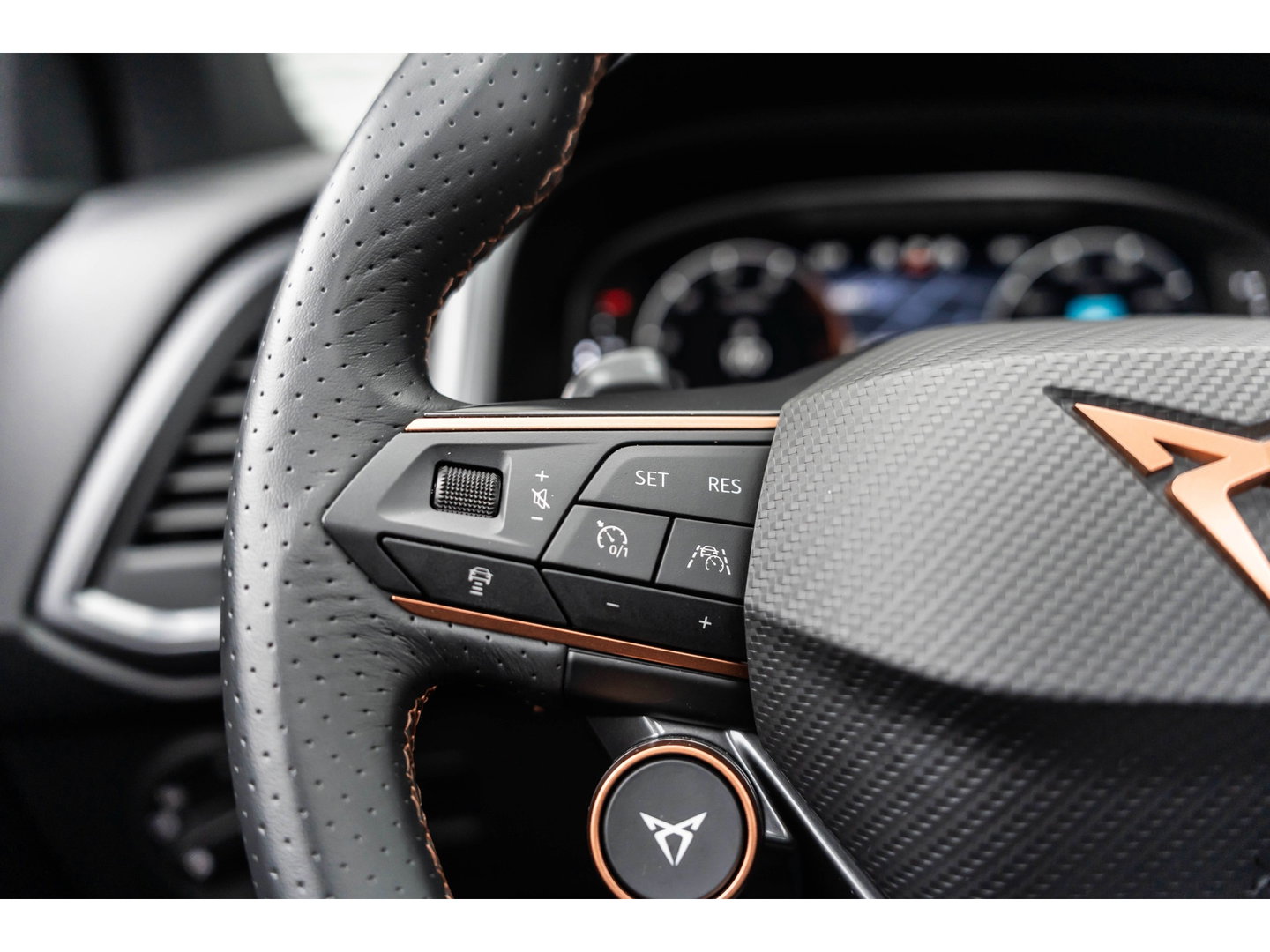 CUPRA Ateca 2.0 TSI 4DRIVE LIMITED PANO AKRA BREMBO BEATS