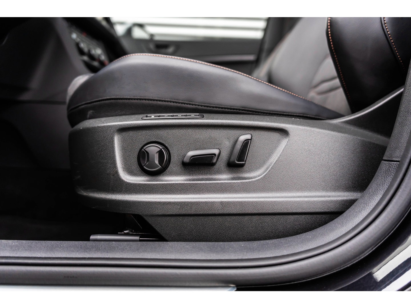 CUPRA Ateca 2.0 TSI 4DRIVE LIMITED PANO AKRA BREMBO BEATS