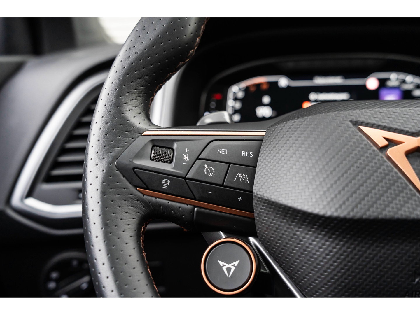 CUPRA Ateca 2.0 TSI 4DRIVE LIMITED PANO AKRA BREMBO BEATS