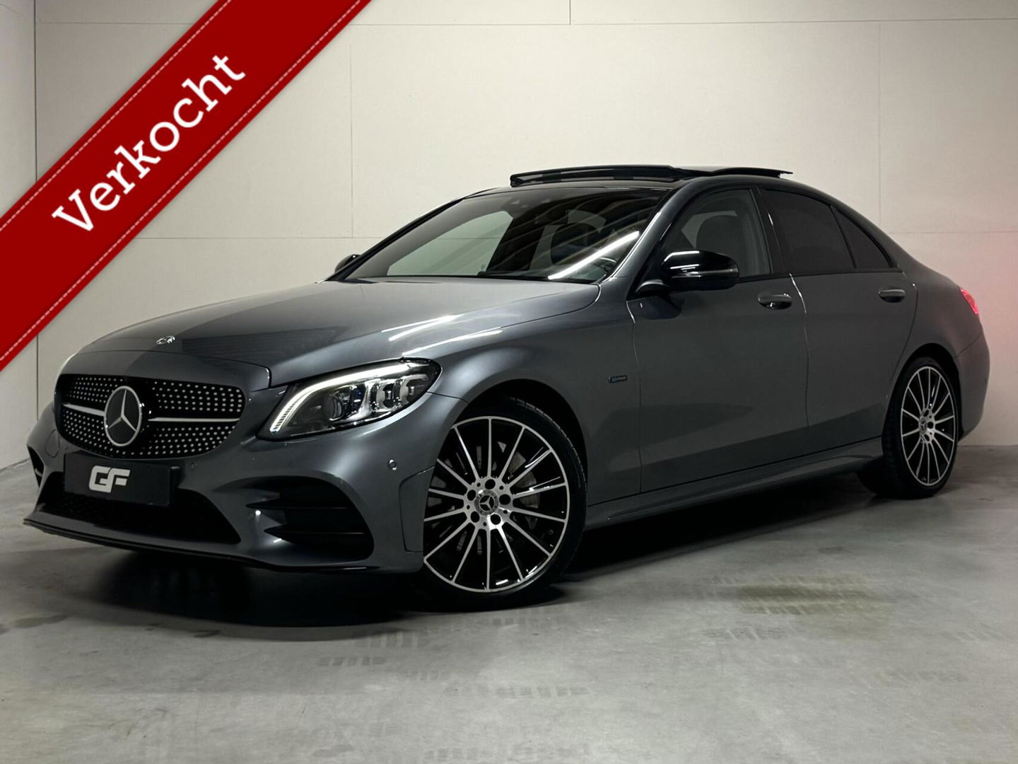 Mercedes-Benz C-Klasse 300e 4MATIC AMG Pano Burmester 360° Luchtvering