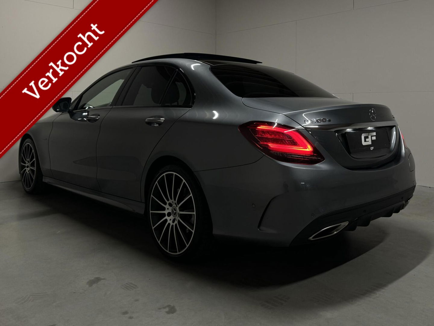 Mercedes-Benz C-Klasse 300e 4MATIC AMG Pano Burmester 360° Luchtvering