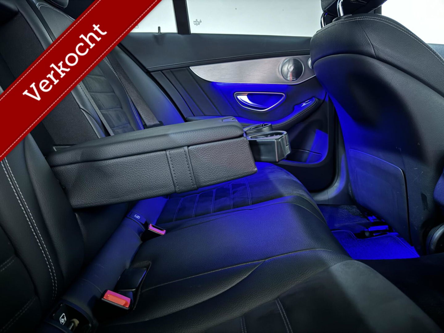 Mercedes-Benz C-Klasse 300e 4MATIC AMG Pano Burmester 360° Luchtvering