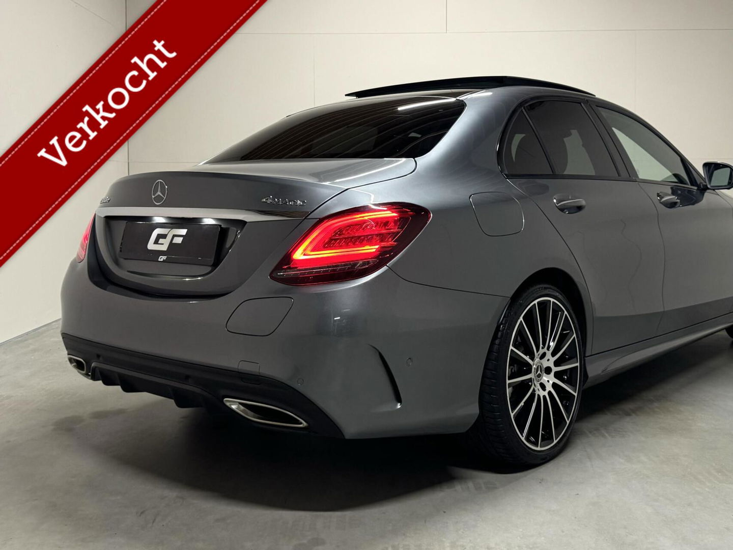 Mercedes-Benz C-Klasse 300e 4MATIC AMG Pano Burmester 360° Luchtvering
