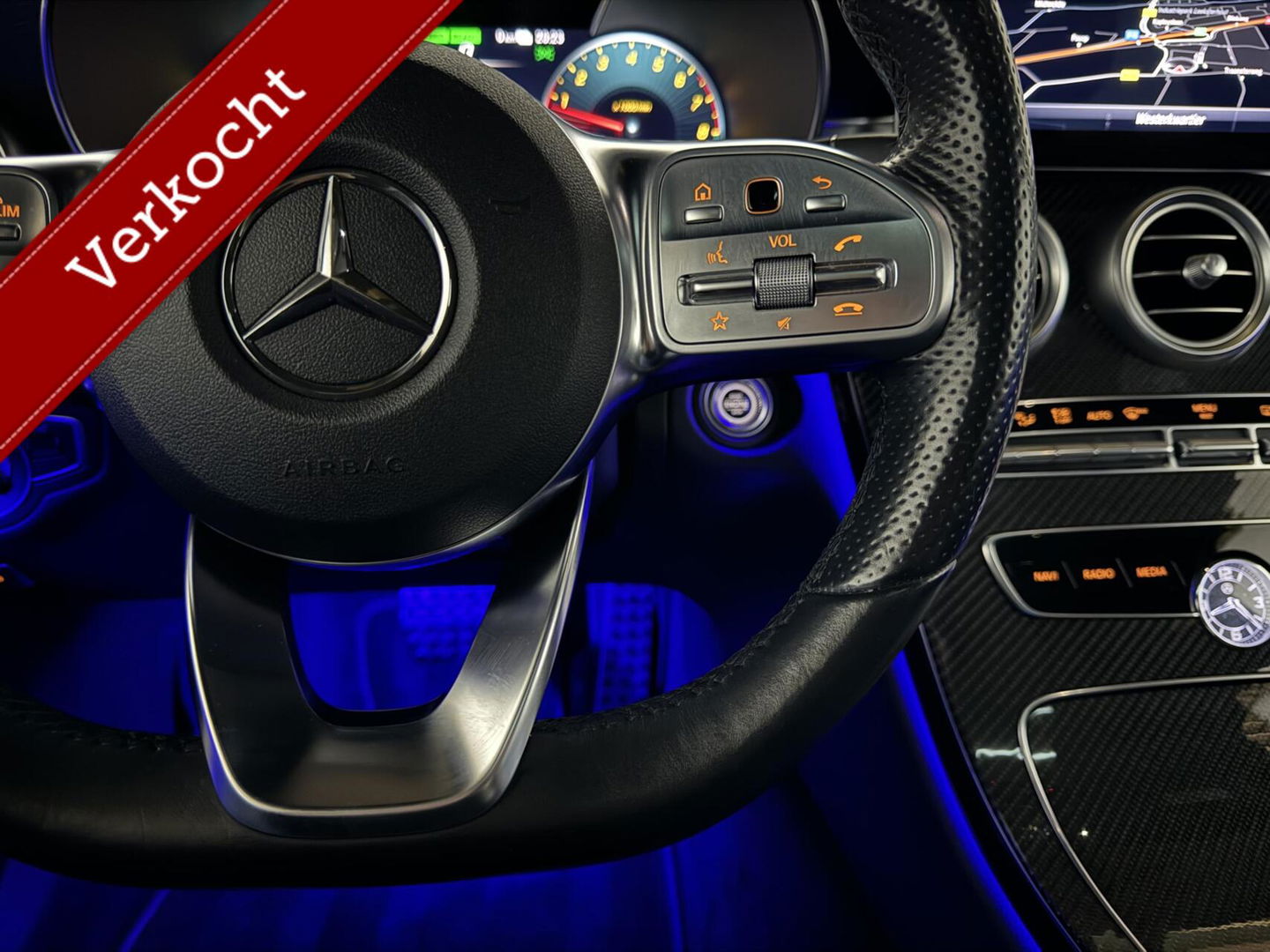 Mercedes-Benz C-Klasse 300e 4MATIC AMG Pano Burmester 360° Luchtvering