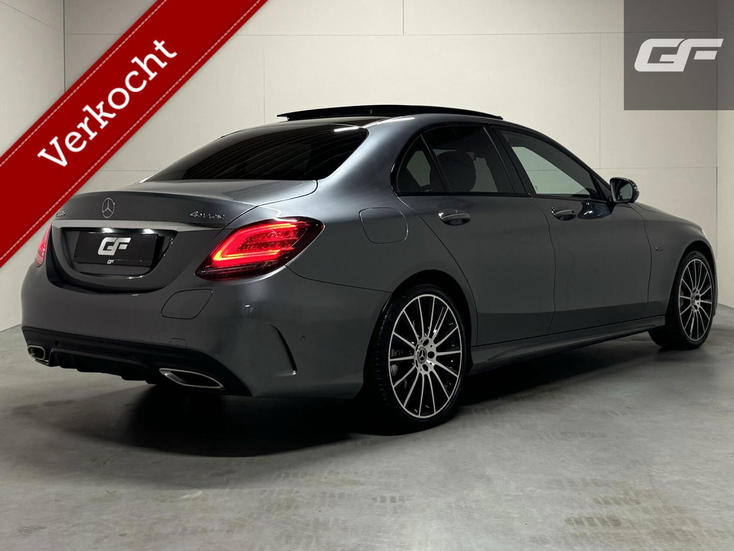 Mercedes-Benz C-Klasse 300e 4MATIC AMG Pano Burmester 360° Luchtvering