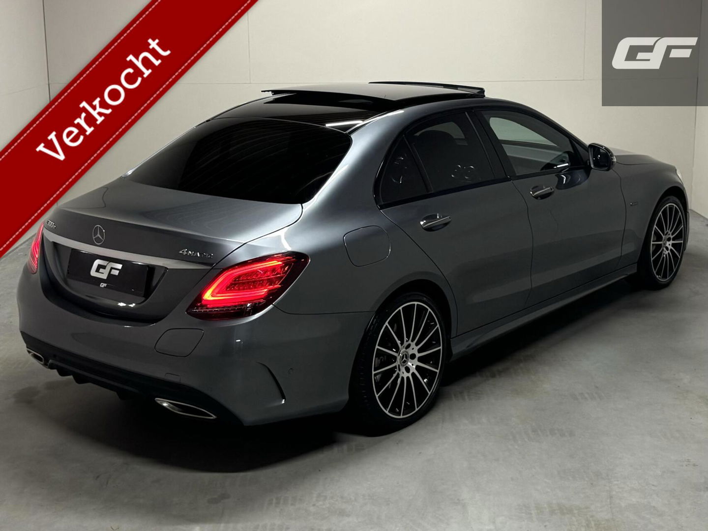 Mercedes-Benz C-Klasse 300e 4MATIC AMG Pano Burmester 360° Luchtvering