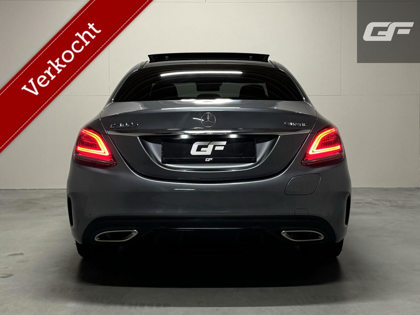 Mercedes-Benz C-Klasse 300e 4MATIC AMG Pano Burmester 360° Luchtvering