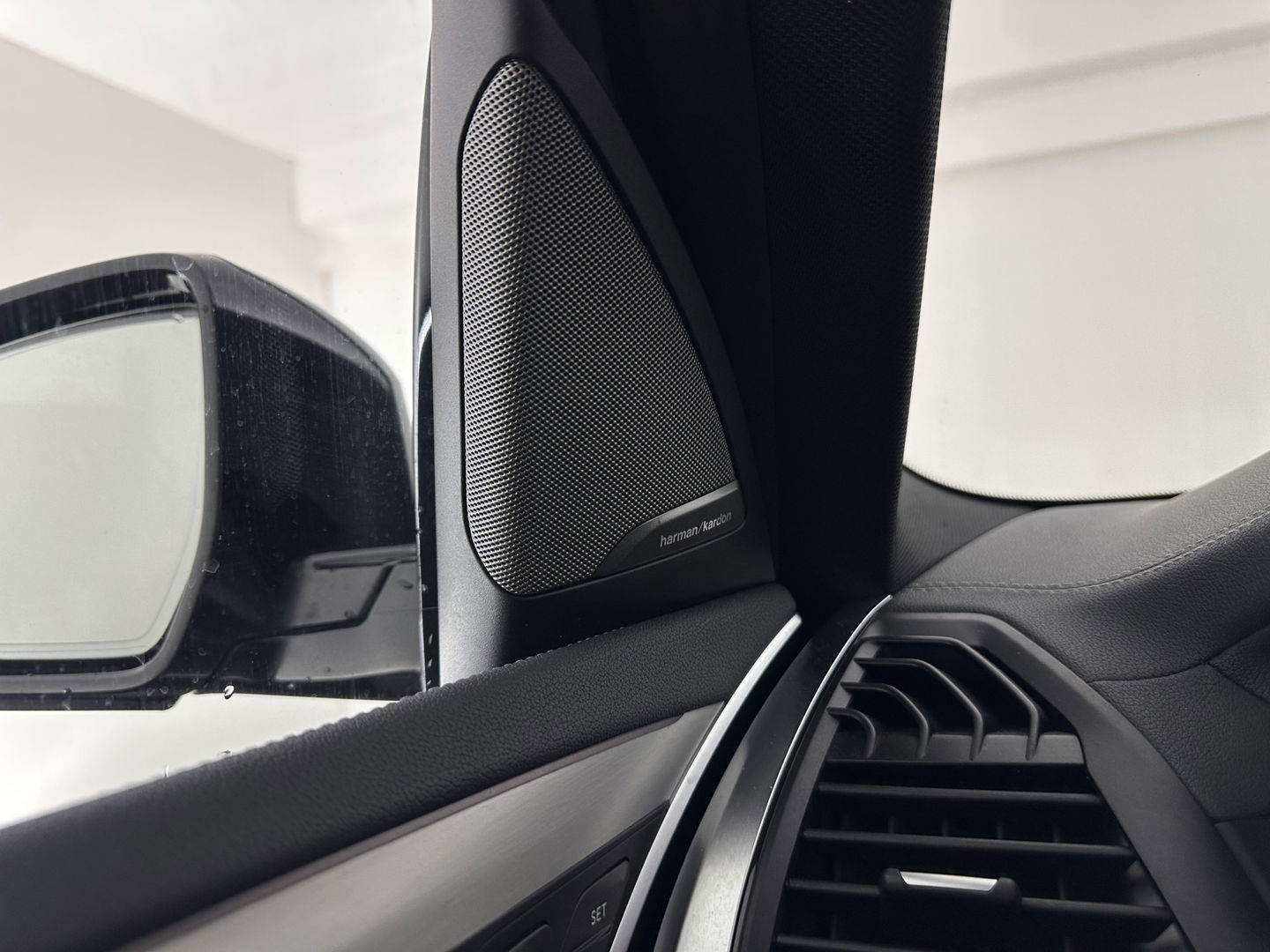 BMW iX3 High Executive 80 kWh [ 3-Fase-11kW ] {SOH-96%} (INCL-BTW) Aut. *PANO | LEATHER | HARMAN/KARDON | FULL-LED | BLINDSPOT | MEMORY-PACK | DIGI-COCKPIT | HEATED-SPORTSEATS | KEYLESS | TOPVIEW | DAB+ | NAVI-FULLMAP | HEAD-UP | PRIVACY-GLASS |