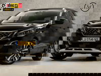 Peugeot 3008 - 1.2 PureTech Sport 131Pk Automaat (PANORAMADAK, MEMORY SEATS, STOELVERWARMING, FOCAL AUDIO, APPLE CARPLAY, ADAPTIVE CRUISE, ELEK ACHTERKLEP, KEYLESS, GETINT GLAS, SFEERVERLICHTING, NIEUWSTAAT)