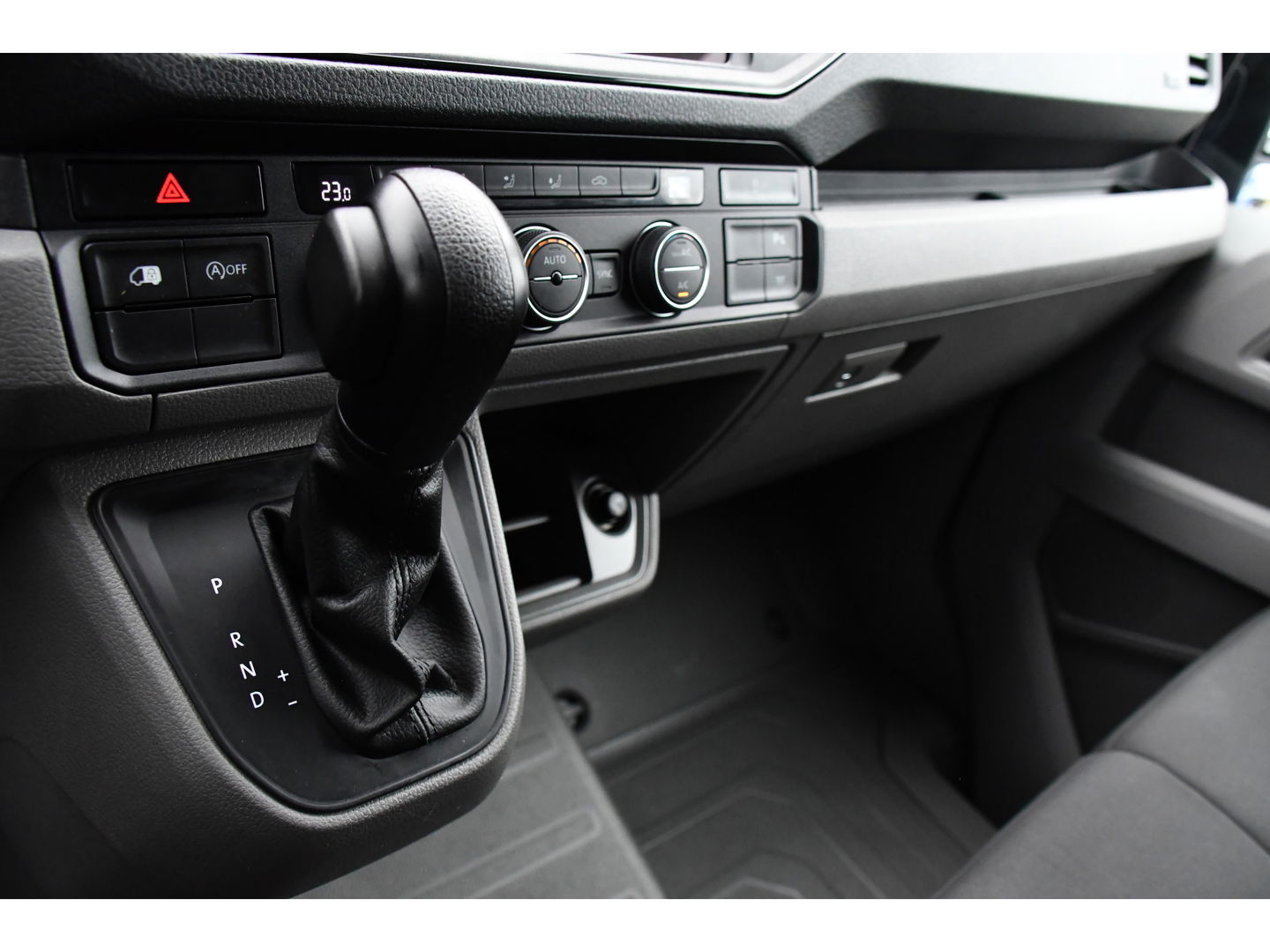 MAN TGE 2.0 L3H2 PB Edition Adaptieve Cruise, Camera, Carplay, LED, 2 x Schuifdeur, Trekhaak, multimedia, 140pk, Automaat, Uniek!