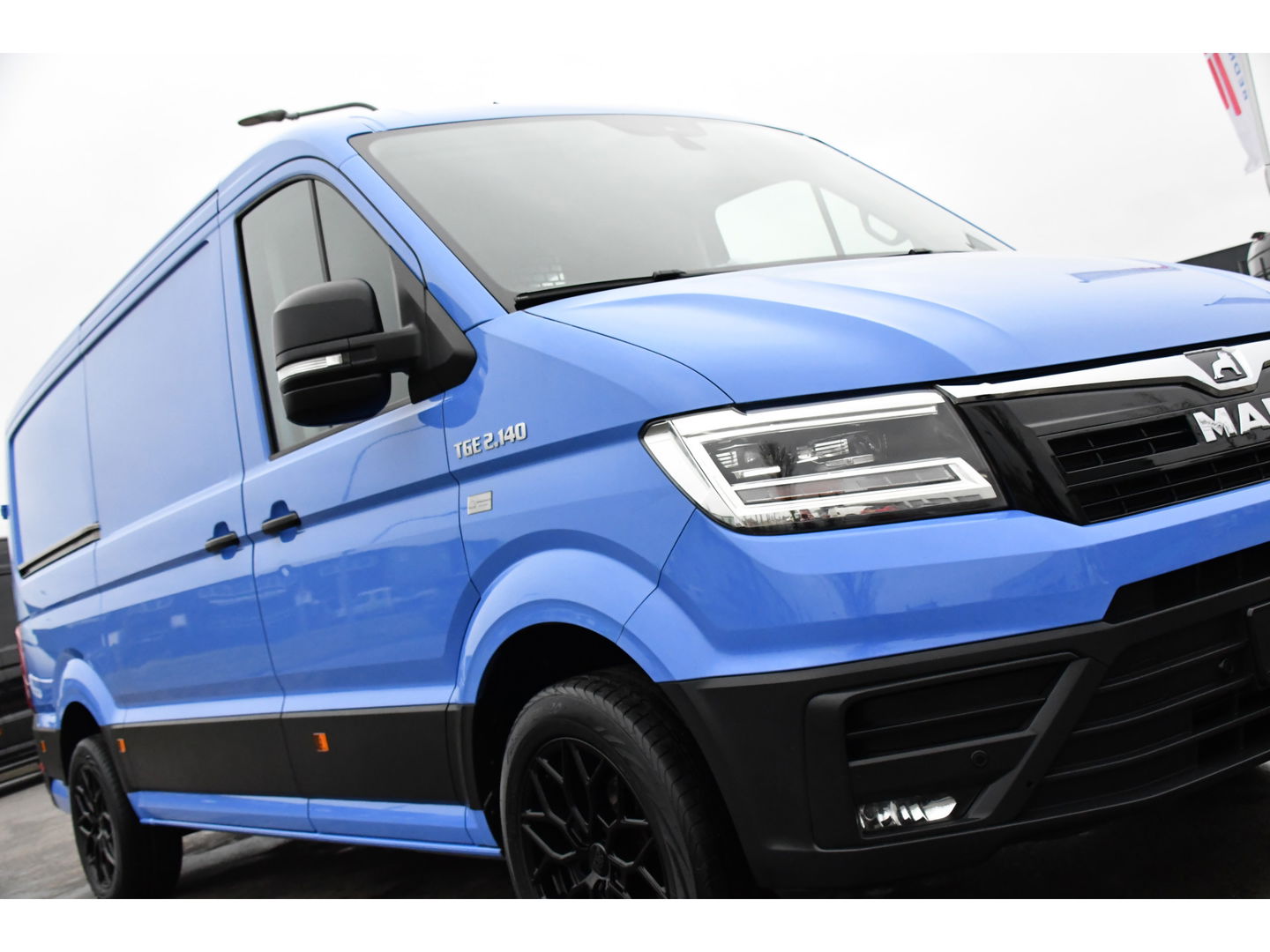 MAN TGE 2.0 L3H2 PB Edition Adaptieve Cruise, Camera, Carplay, LED, 2 x Schuifdeur, Trekhaak, multimedia, 140pk, Automaat, Uniek!